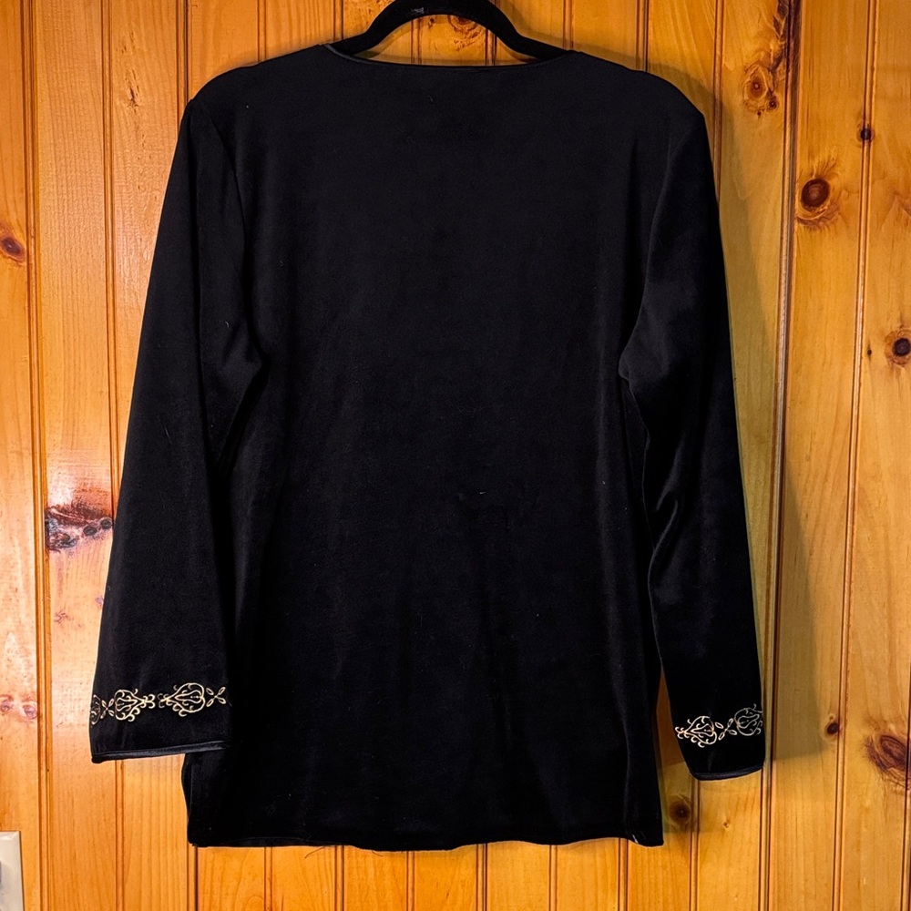 Susan Bristol Black Top with Gold Detailing - Picture 6 of 6